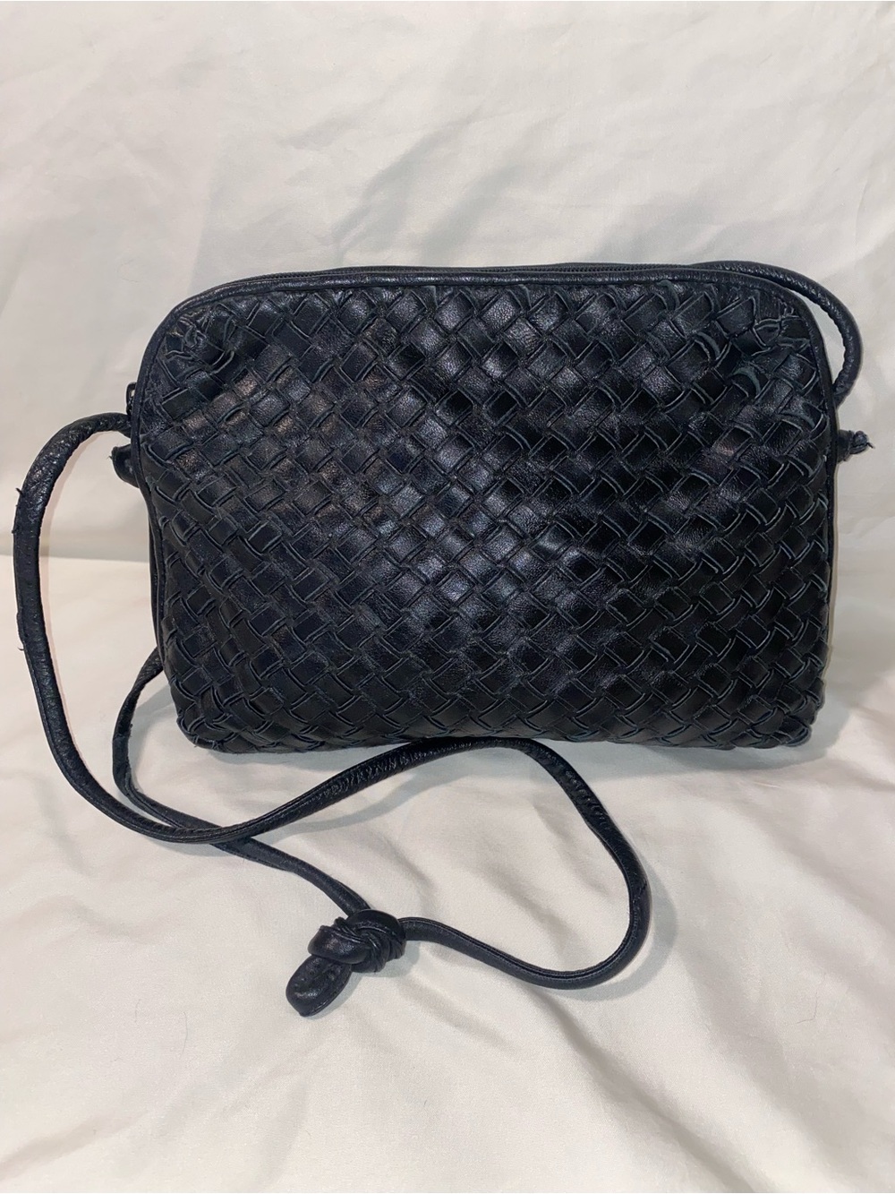 Woven Leather Crossbody Bag in Black — Minimalist Everyday Style